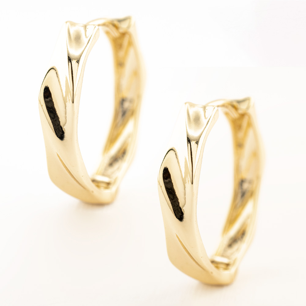 HUGGIE CHAPA GOLDEN CASTING