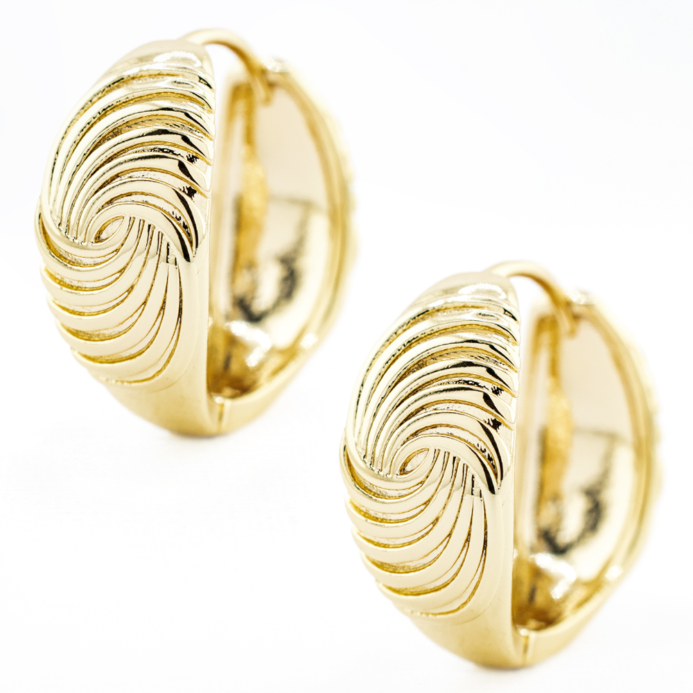 HUGGIE CHAPA GOLDEN CASTING